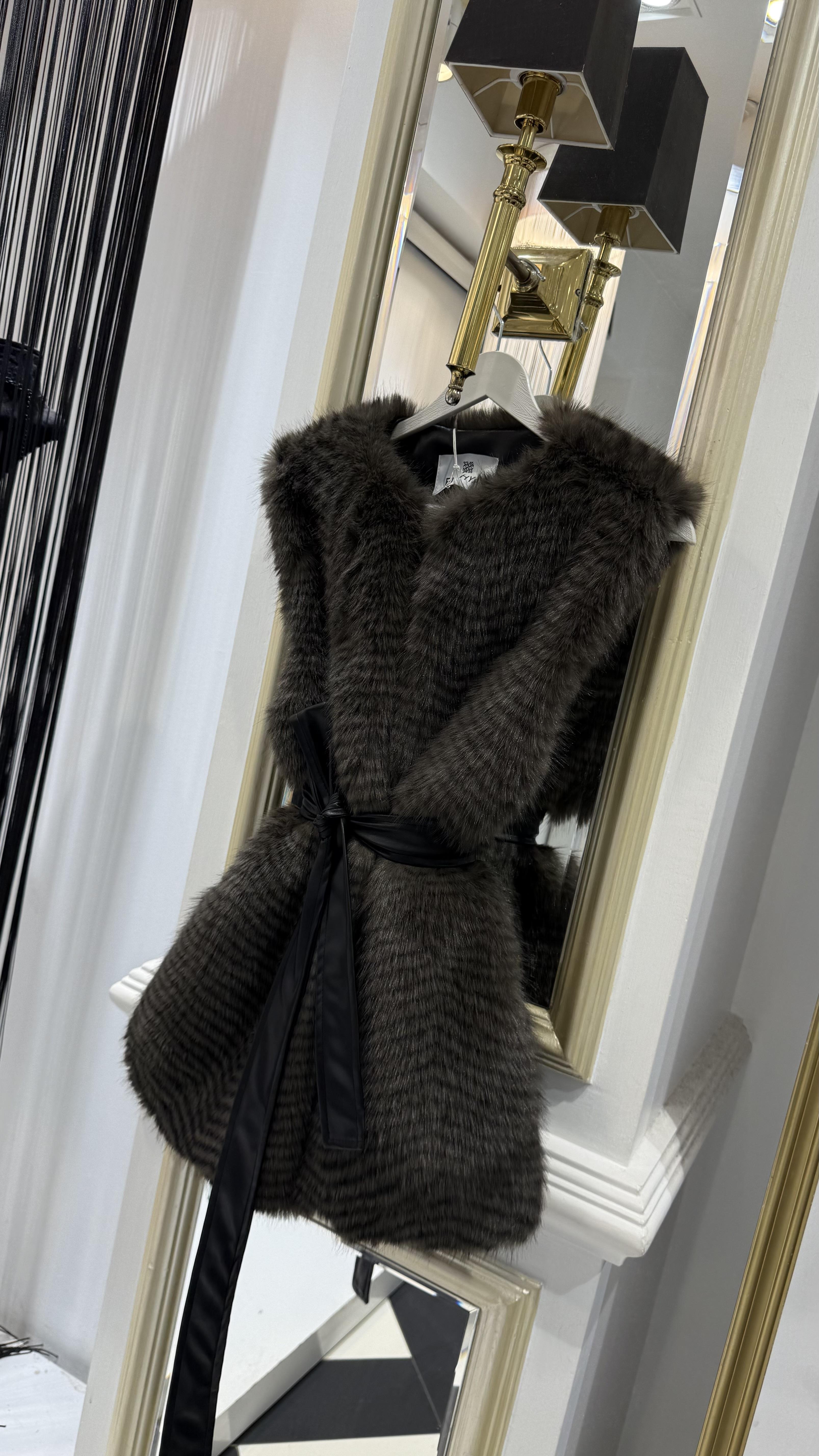 Balık Sırtı Kürk Yelek