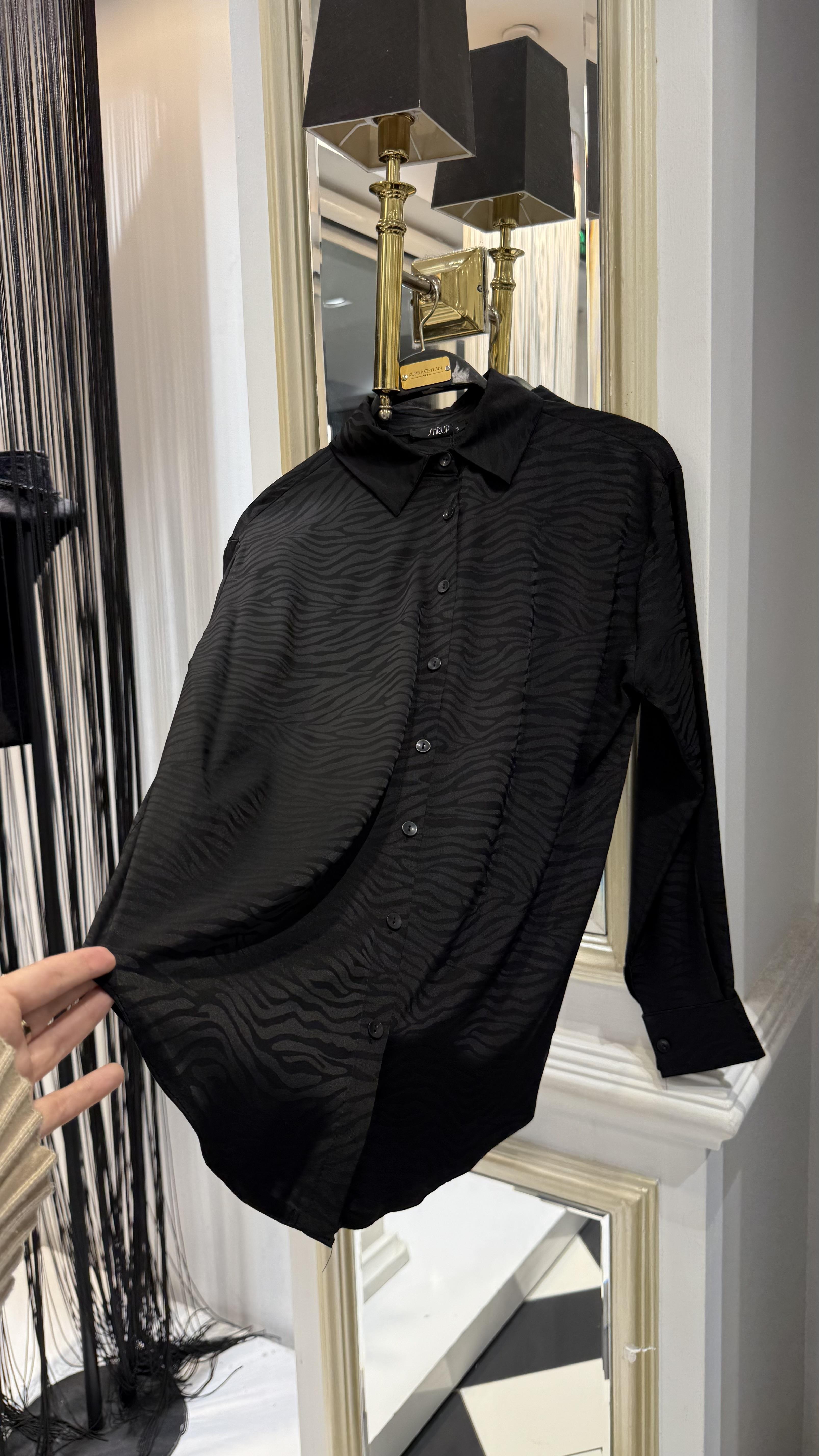 Jakar Desenli Gömlek