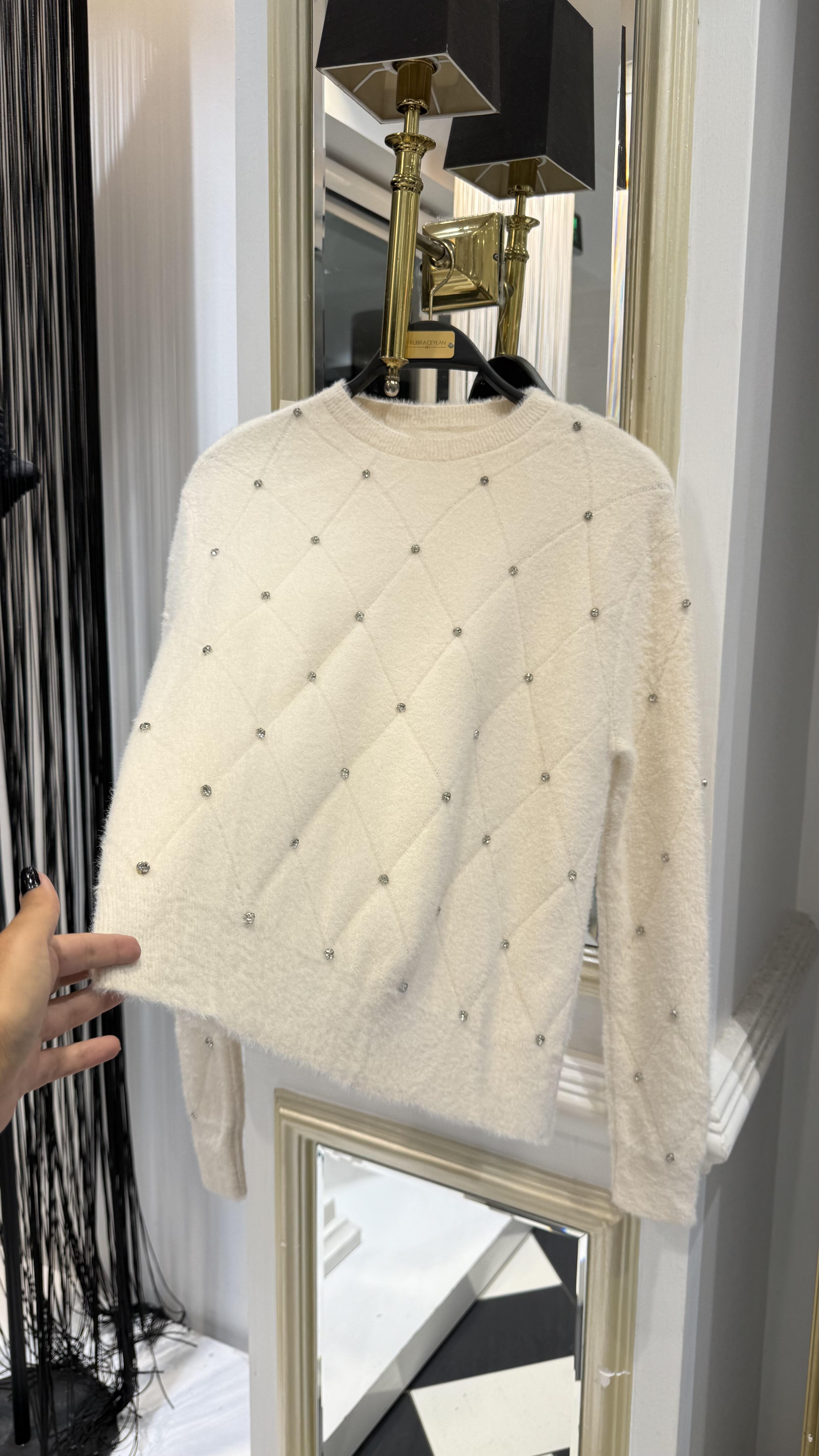 Taşlı Baklava Kazak