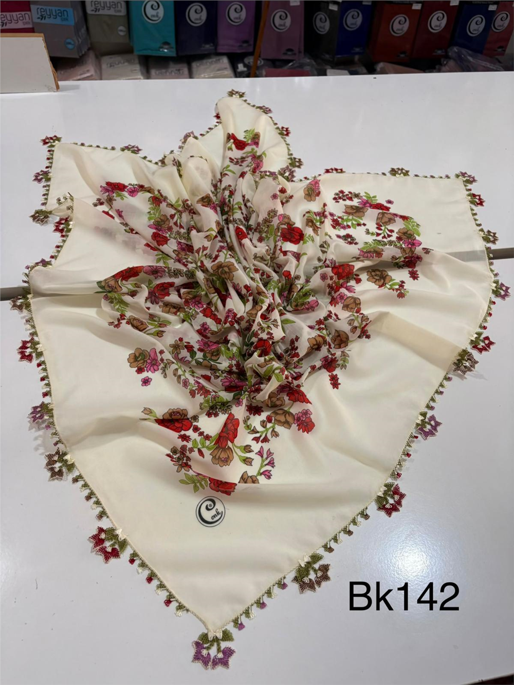 İğne Oyalı Yazma Bk142