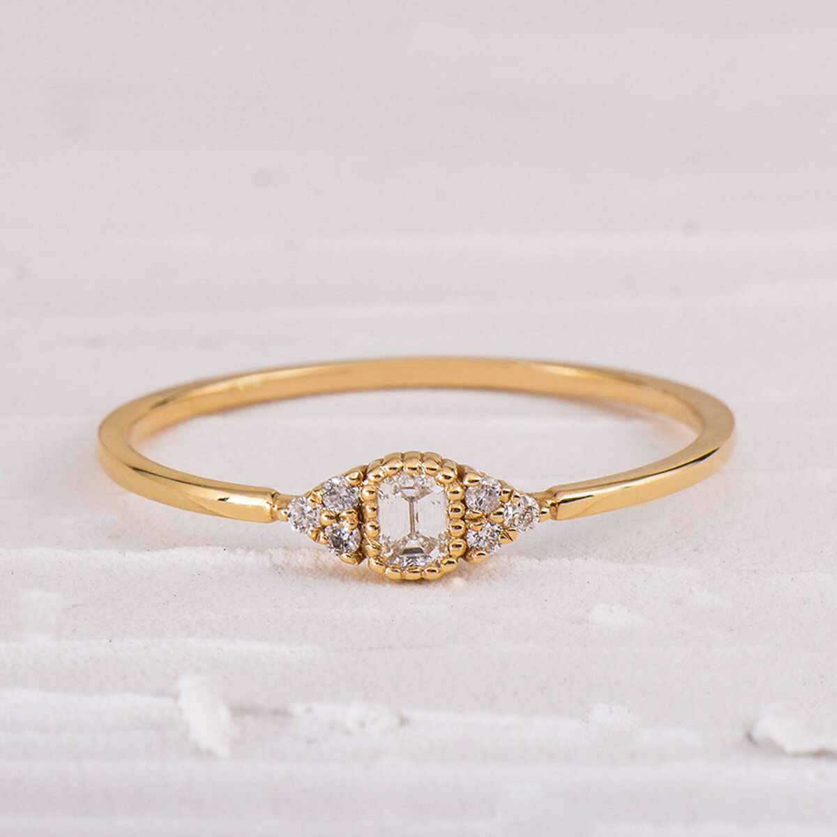 Le Petite Emerald Kesim Pırlantalı Minimal Alyans
