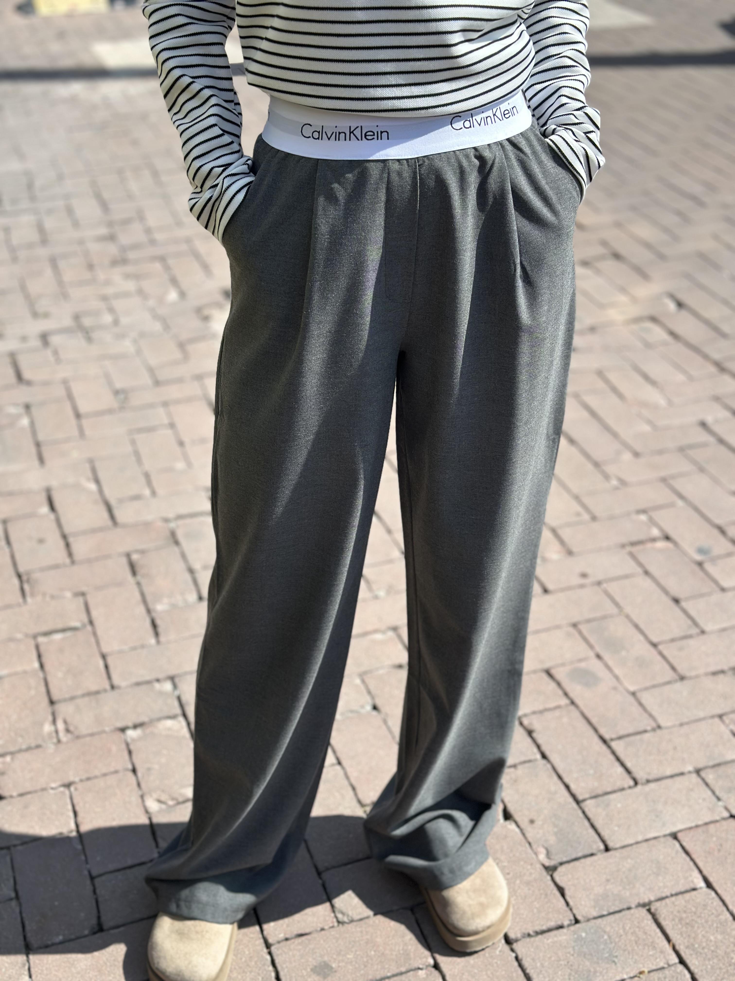 0246138 BELI YAZILI PANTOLON