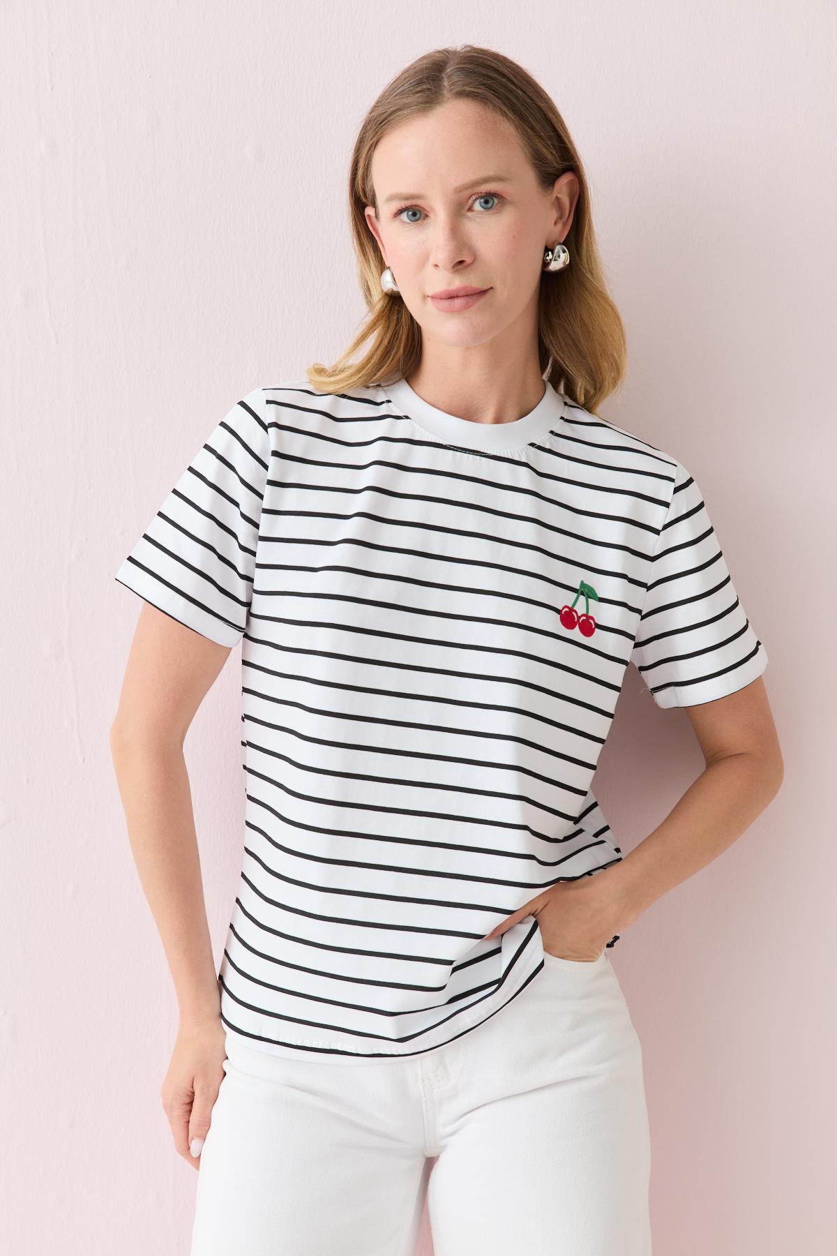 024692 CIZGILI KIRAZ NAKISLI TSHIRT
