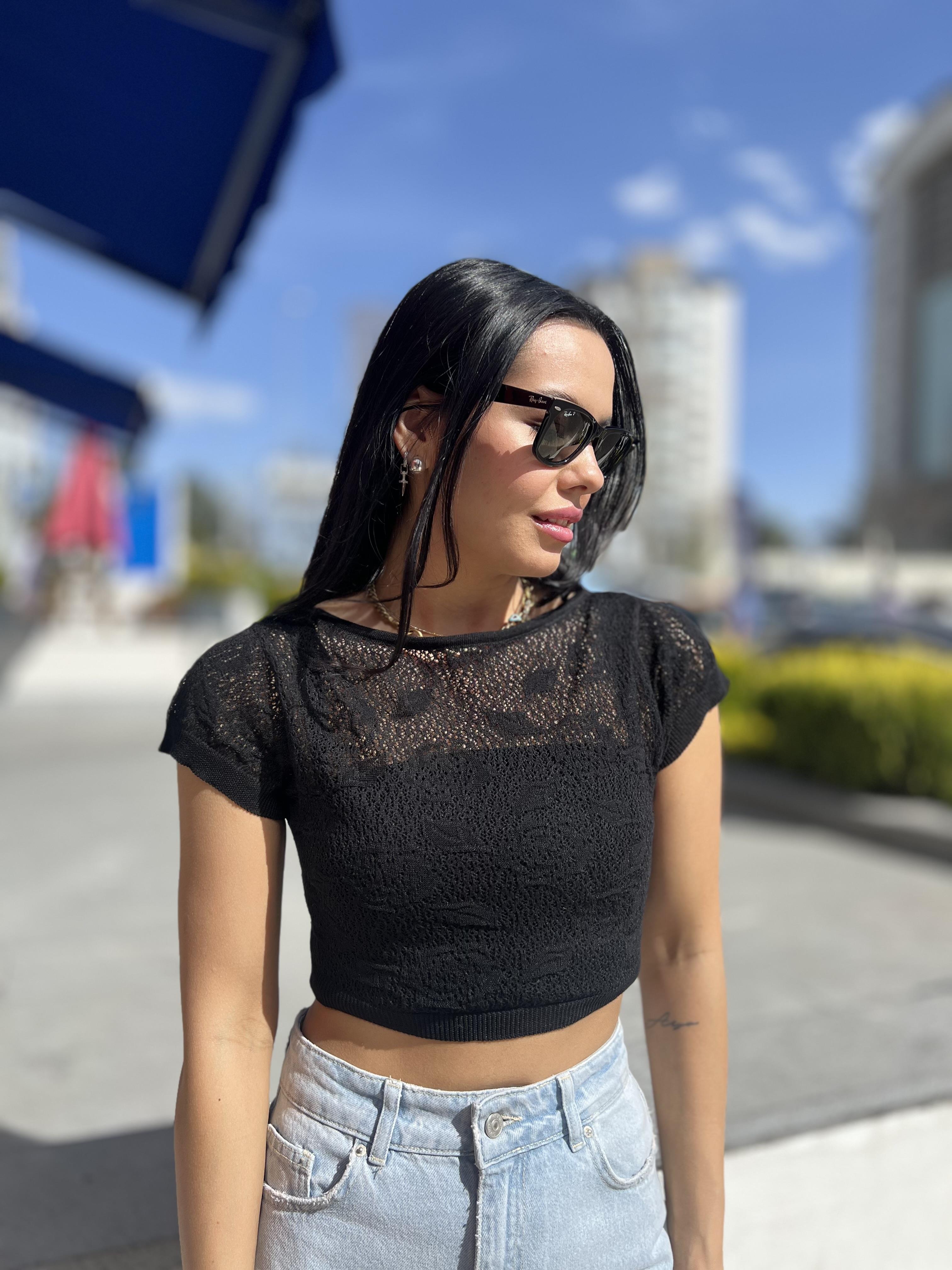 10553 KAYIK YAKA KISA KOL CICEK AJURLU TRIKO BLUZ