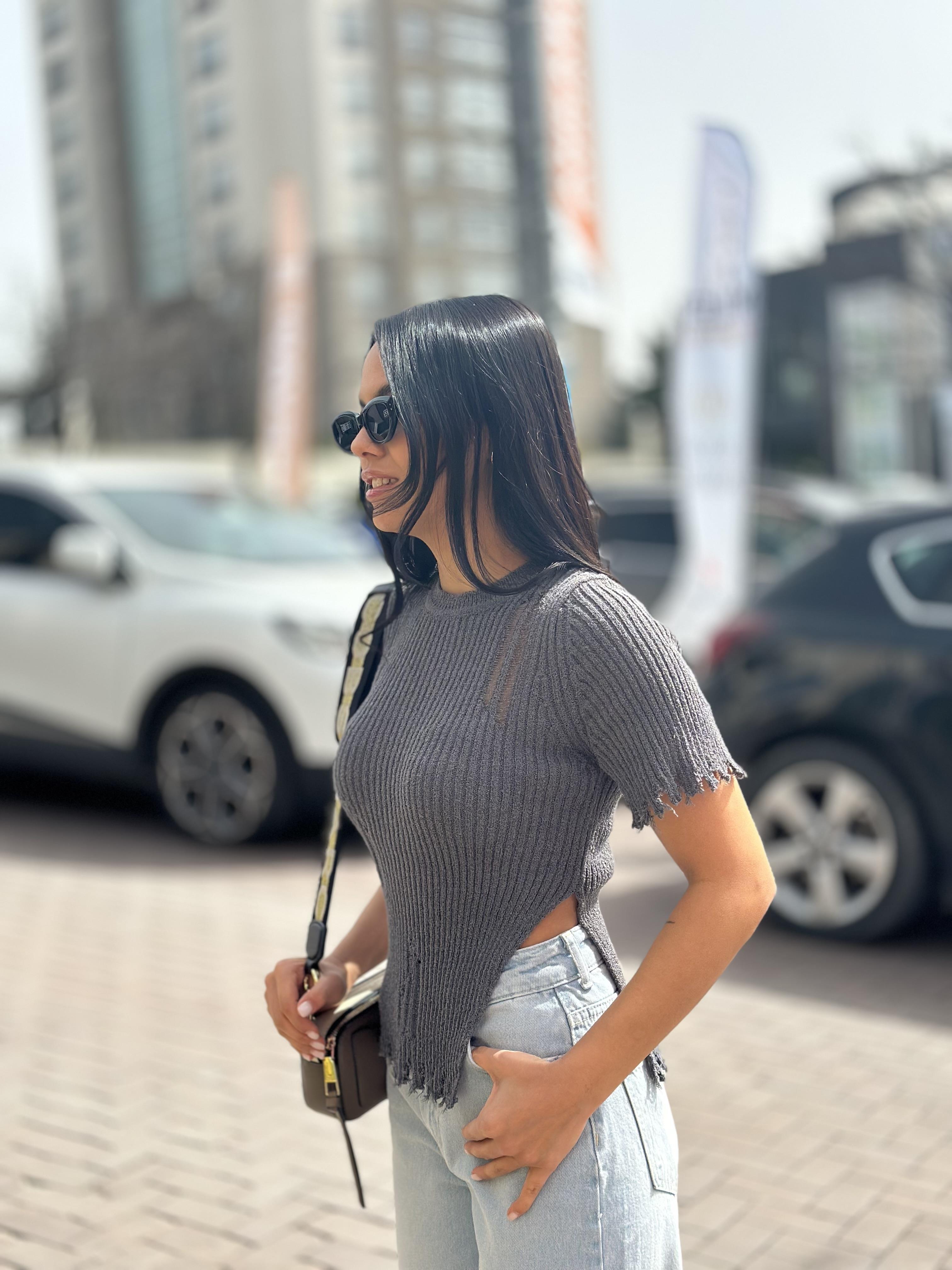 10555 BISIKLET YAKA YIRTIK DETAYLI KAZAK