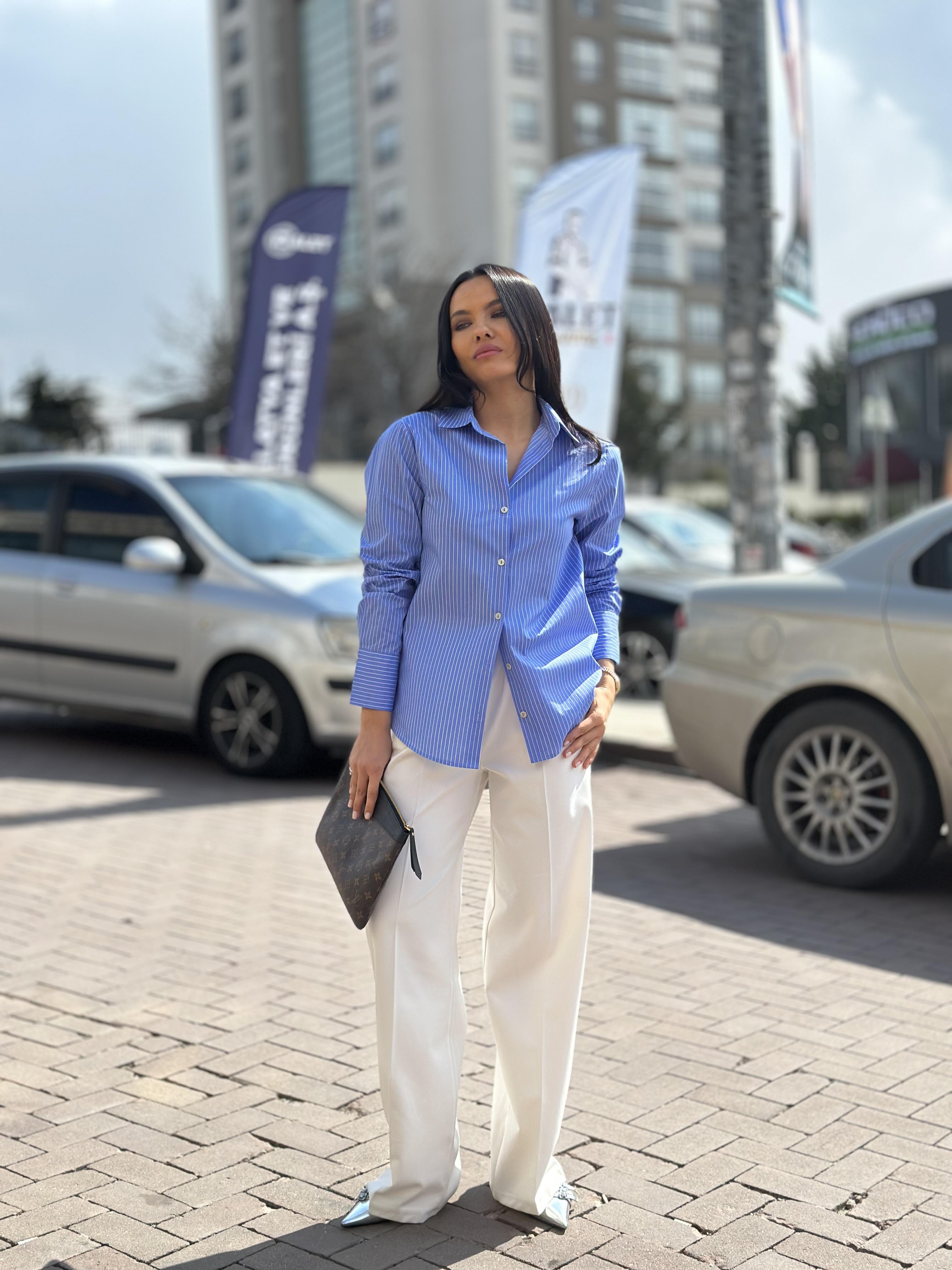 16016 CIZGILI GOMLEK