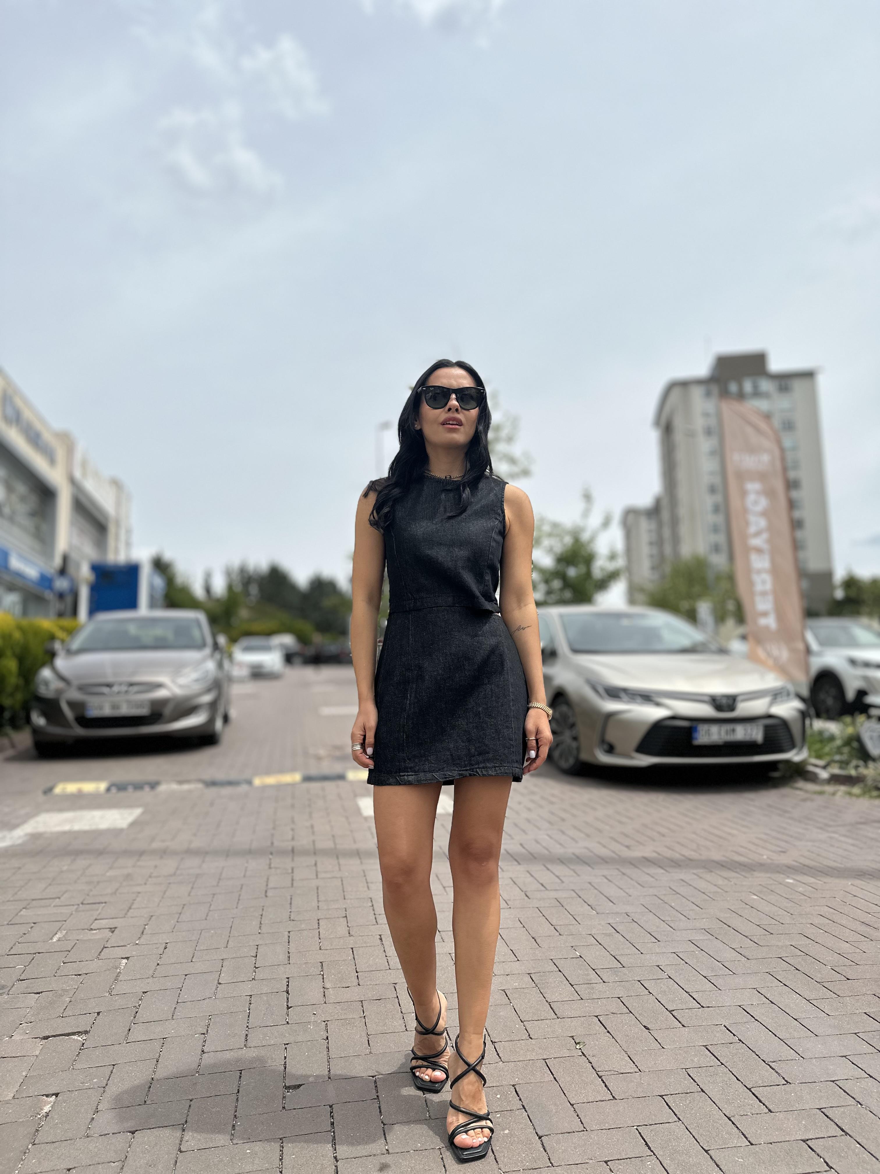 1621 PENCERE DETAYLI ELBISE