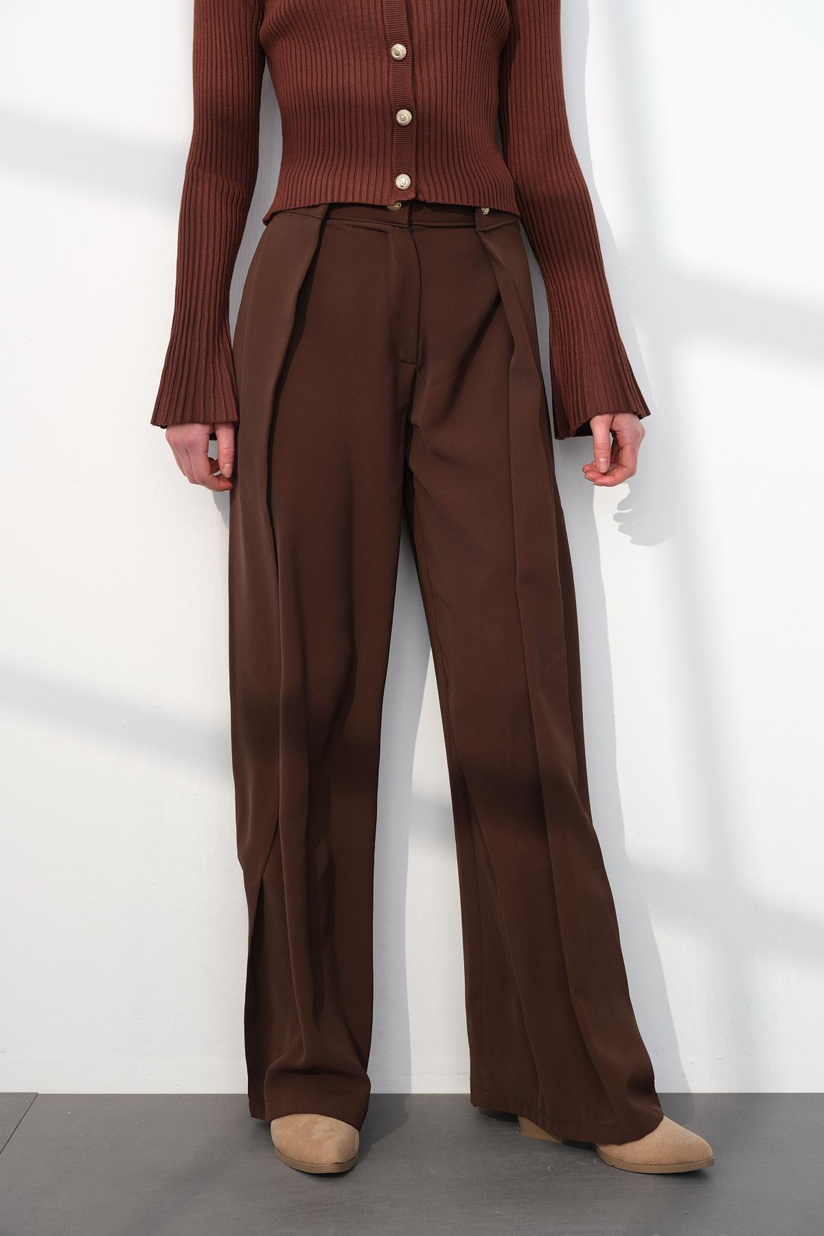 1702 GOLD DUGME PANTOLON