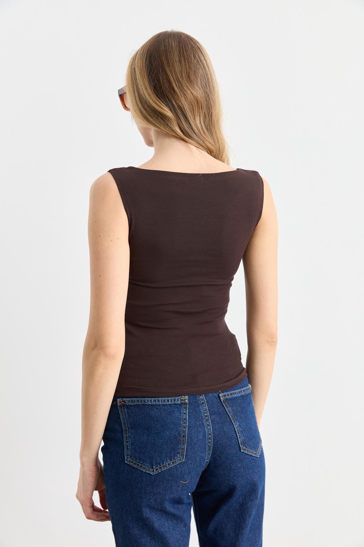 20868 KAYIK YAKA KOLSUZ TOP
