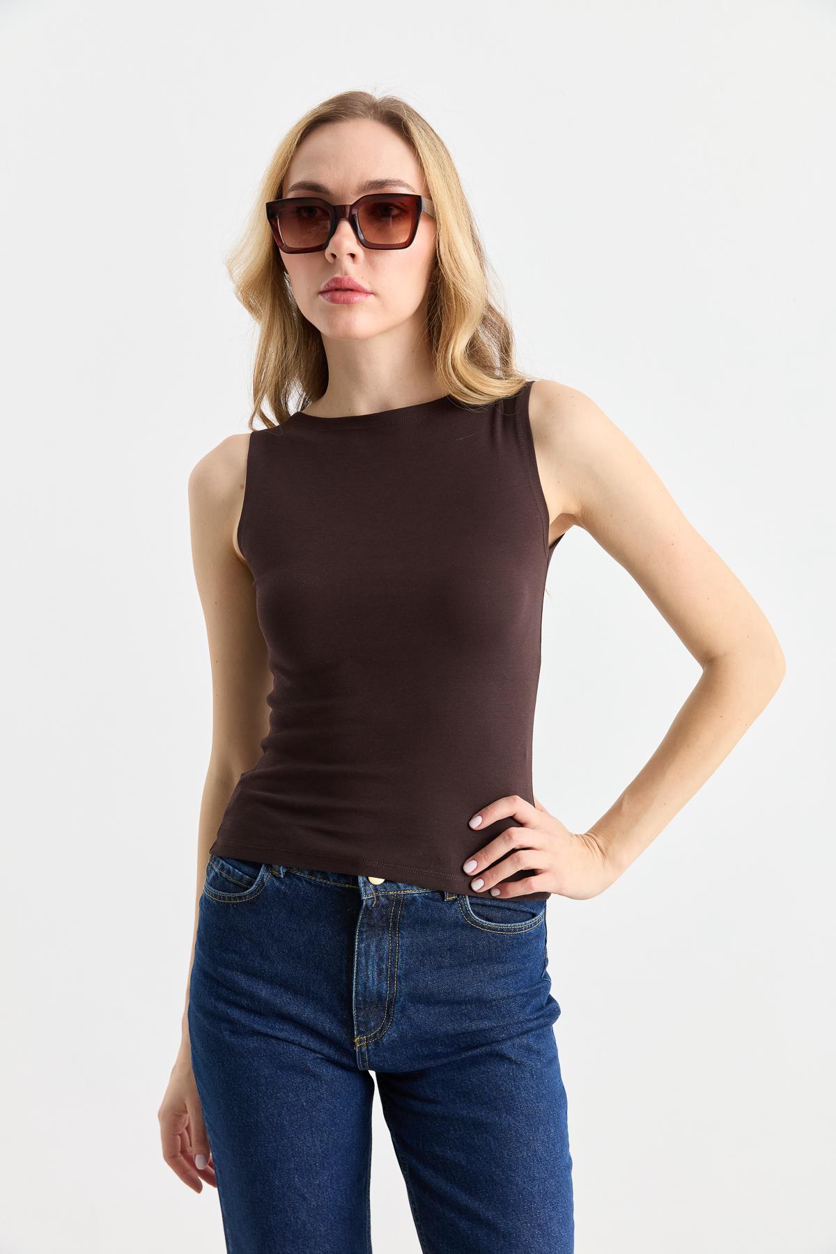 20868 KAYIK YAKA KOLSUZ TOP
