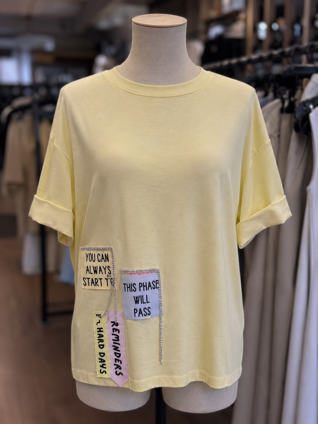 225503 YAZI DETAYLI TSHIRT
