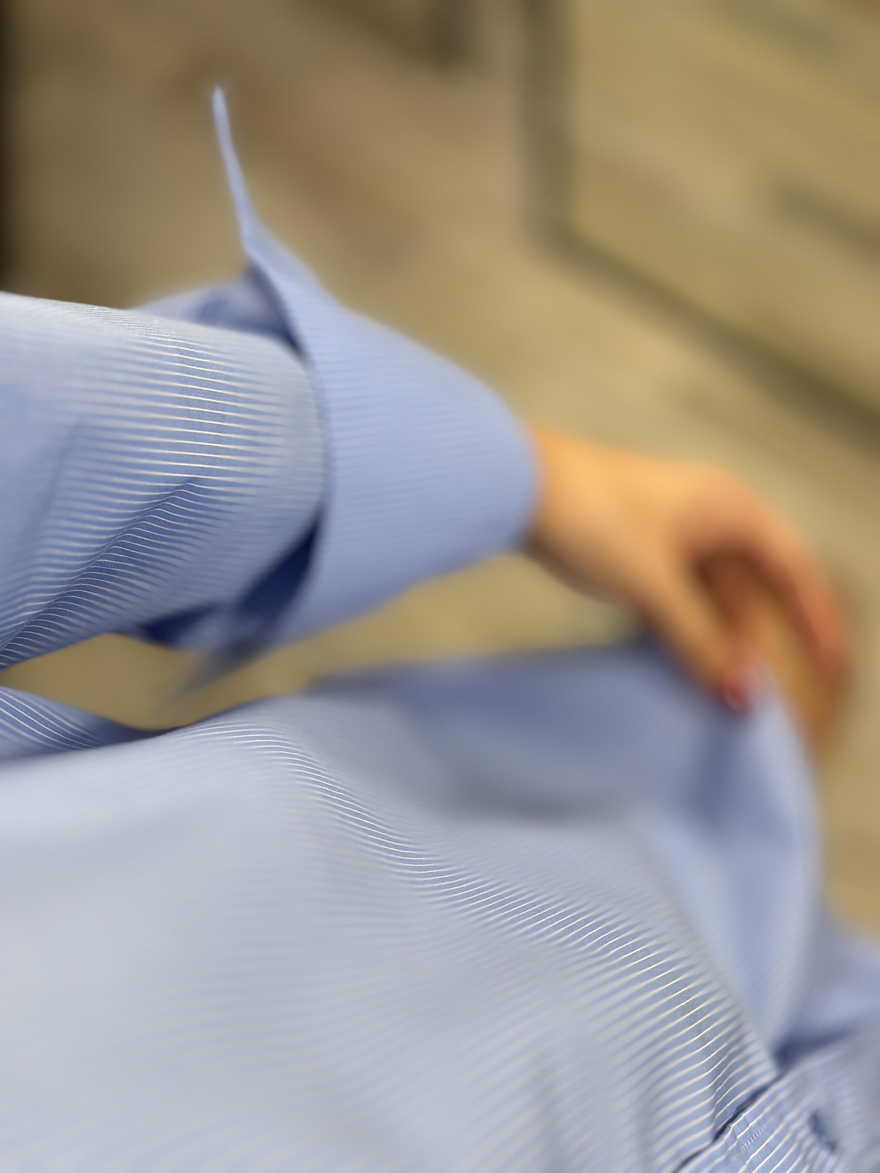 243005 CIZGILI GOMLEK