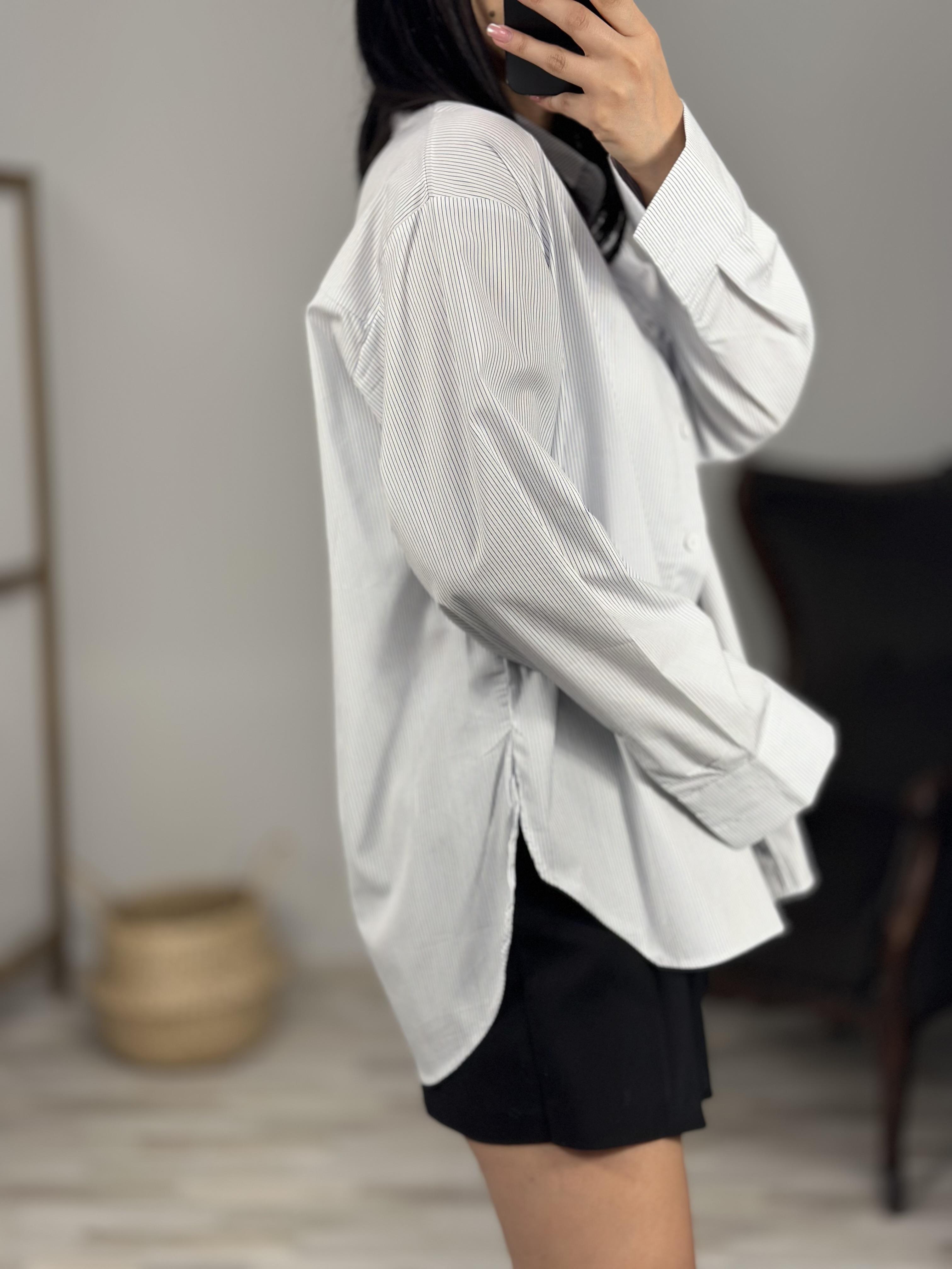 243005 CIZGILI GOMLEK