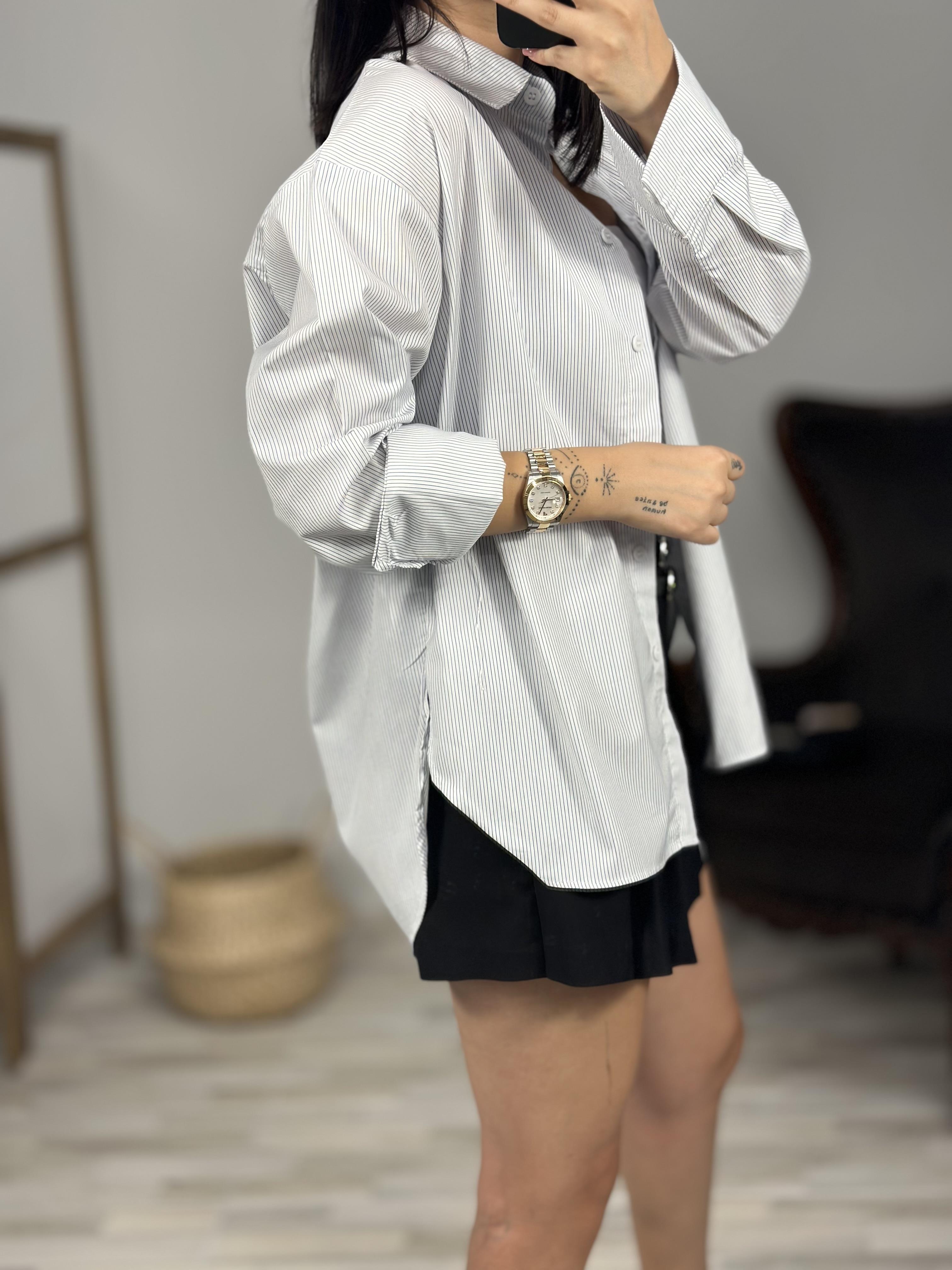 243005 CIZGILI GOMLEK