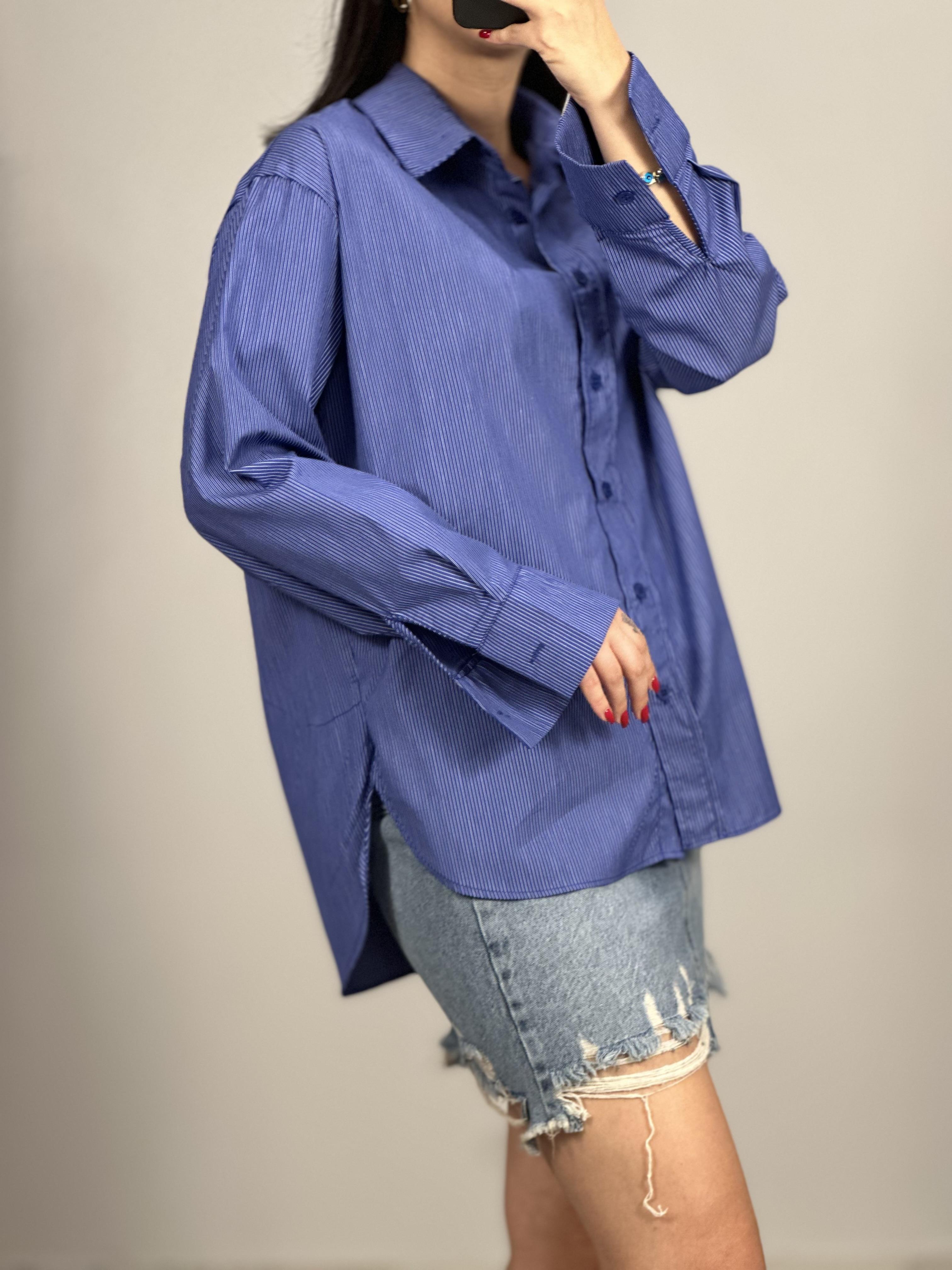 243005 CIZGILI GOMLEK