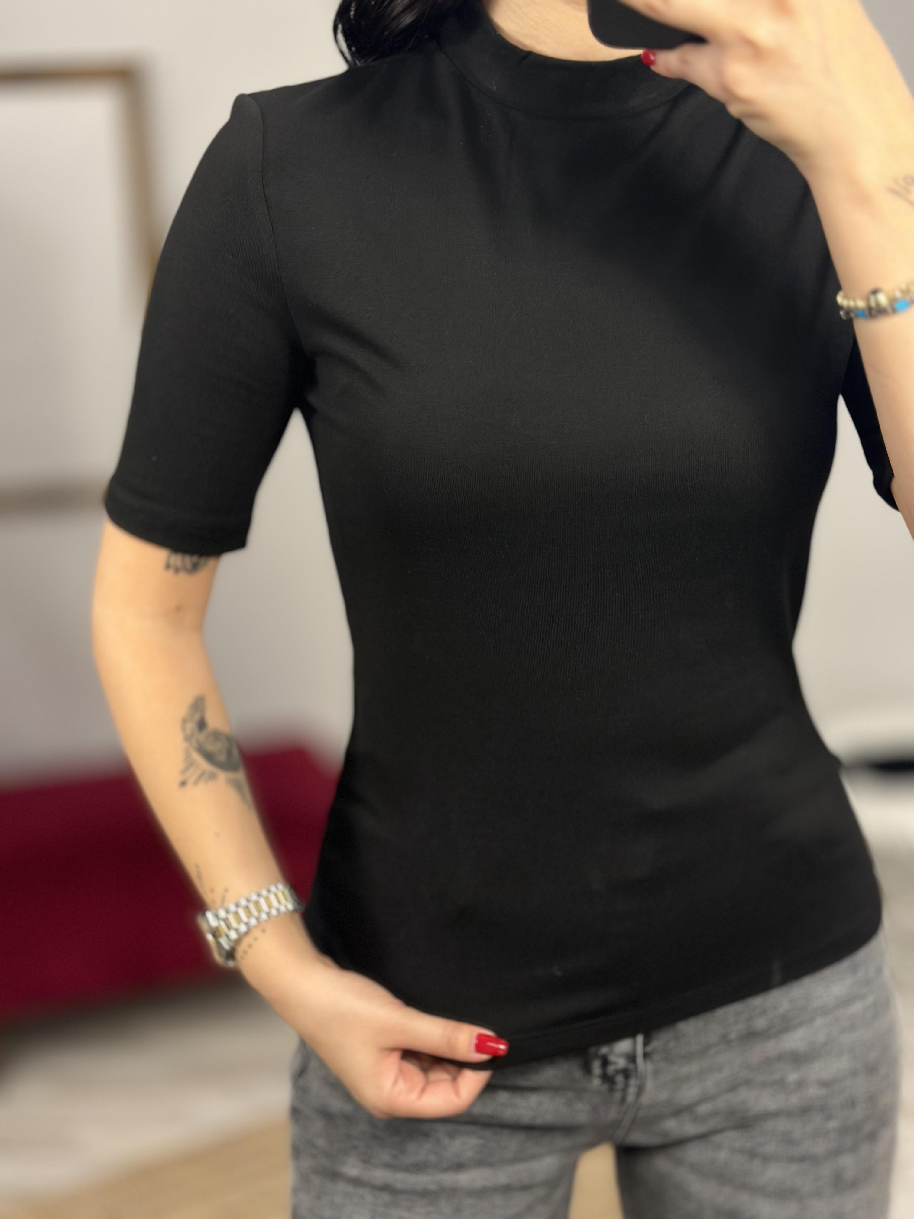 30481 YUKSEK YAKALI TSHIRT