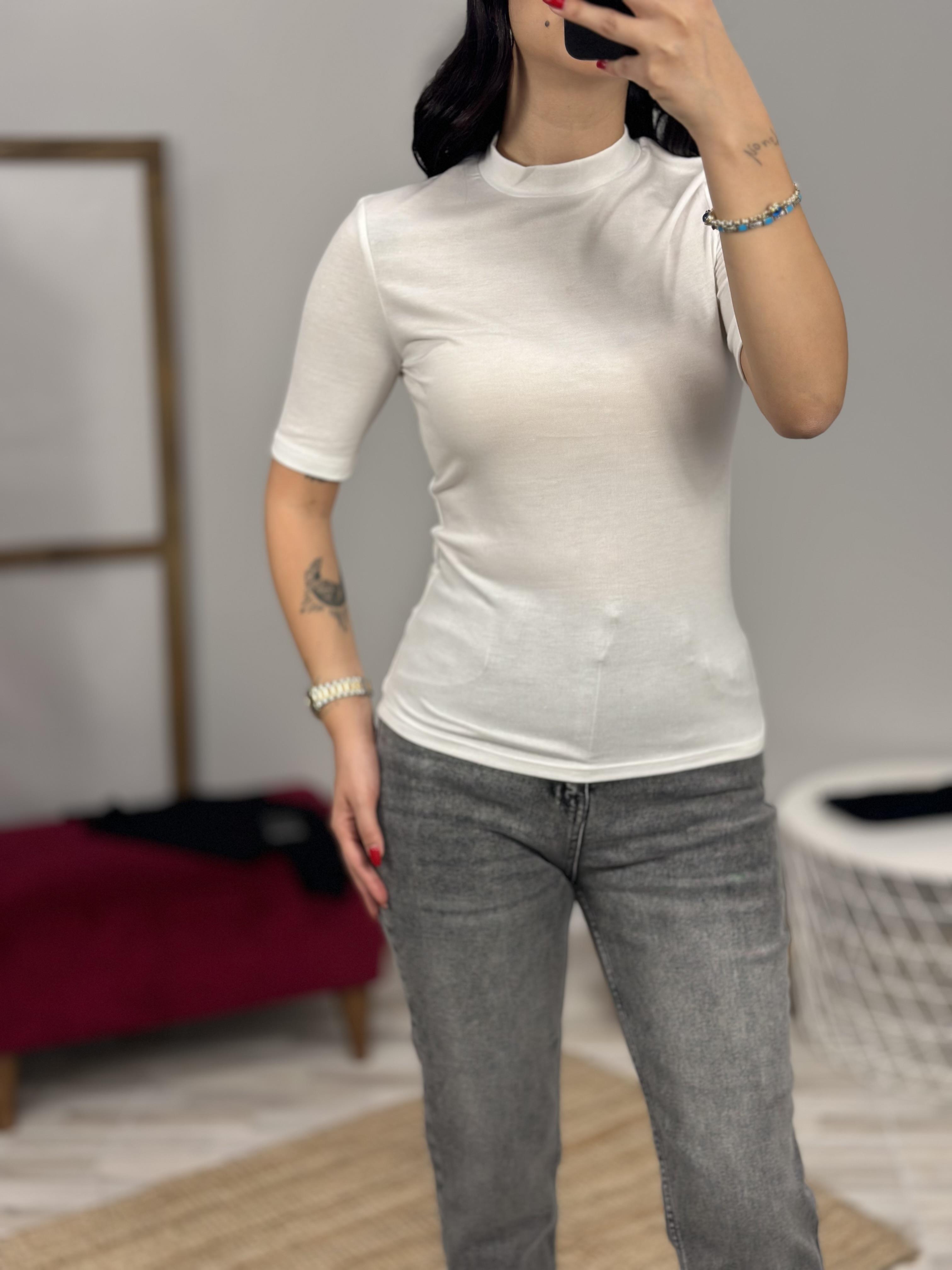 30481 YUKSEK YAKALI TSHIRT