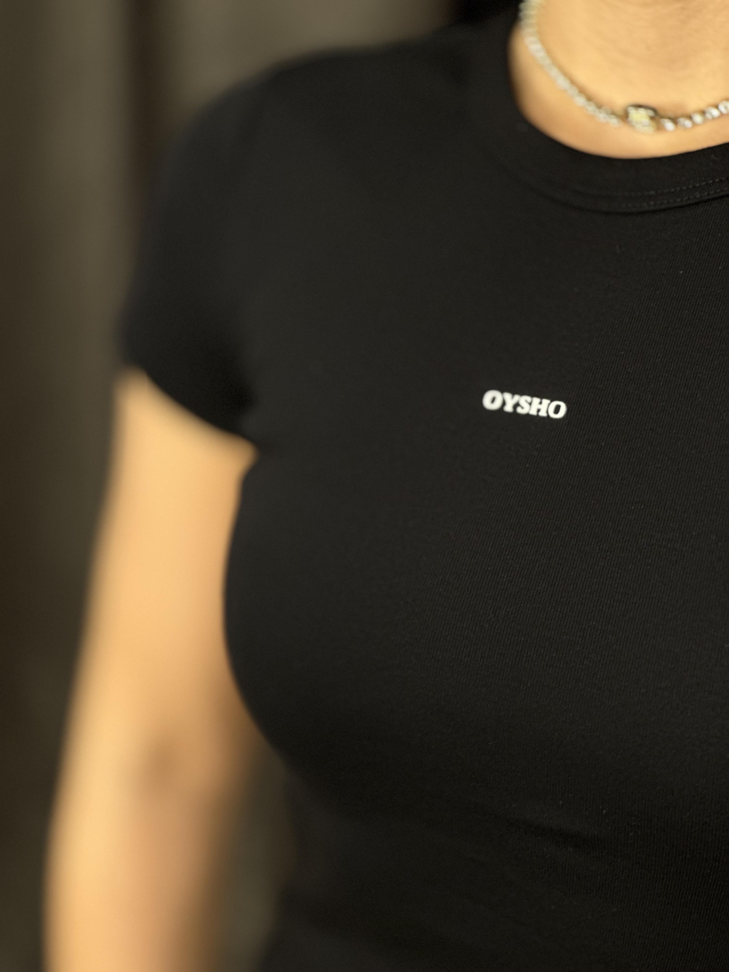 3093 KABARTMA YAZI DETAYLI TSHIRT