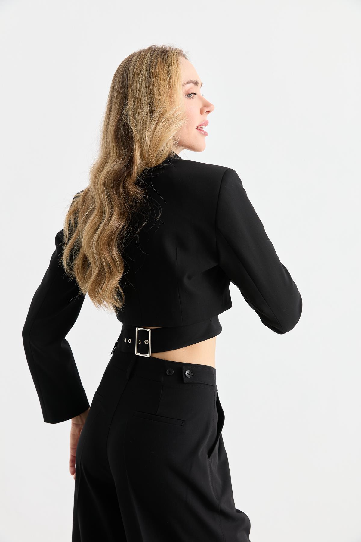 60760 TOKA DETAYLI CROP BLAZER