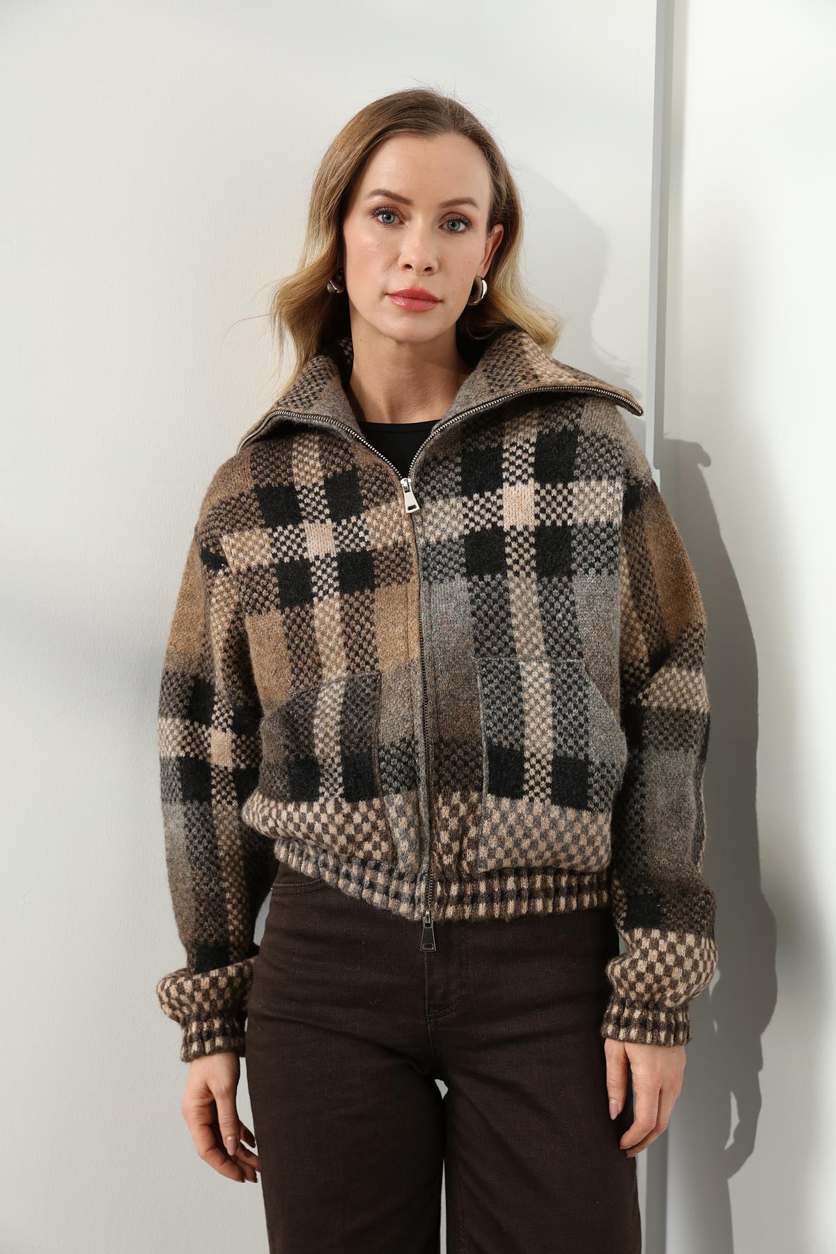 7653 SARDONLU ANGORA KARELI FERMUARLI HIRKA