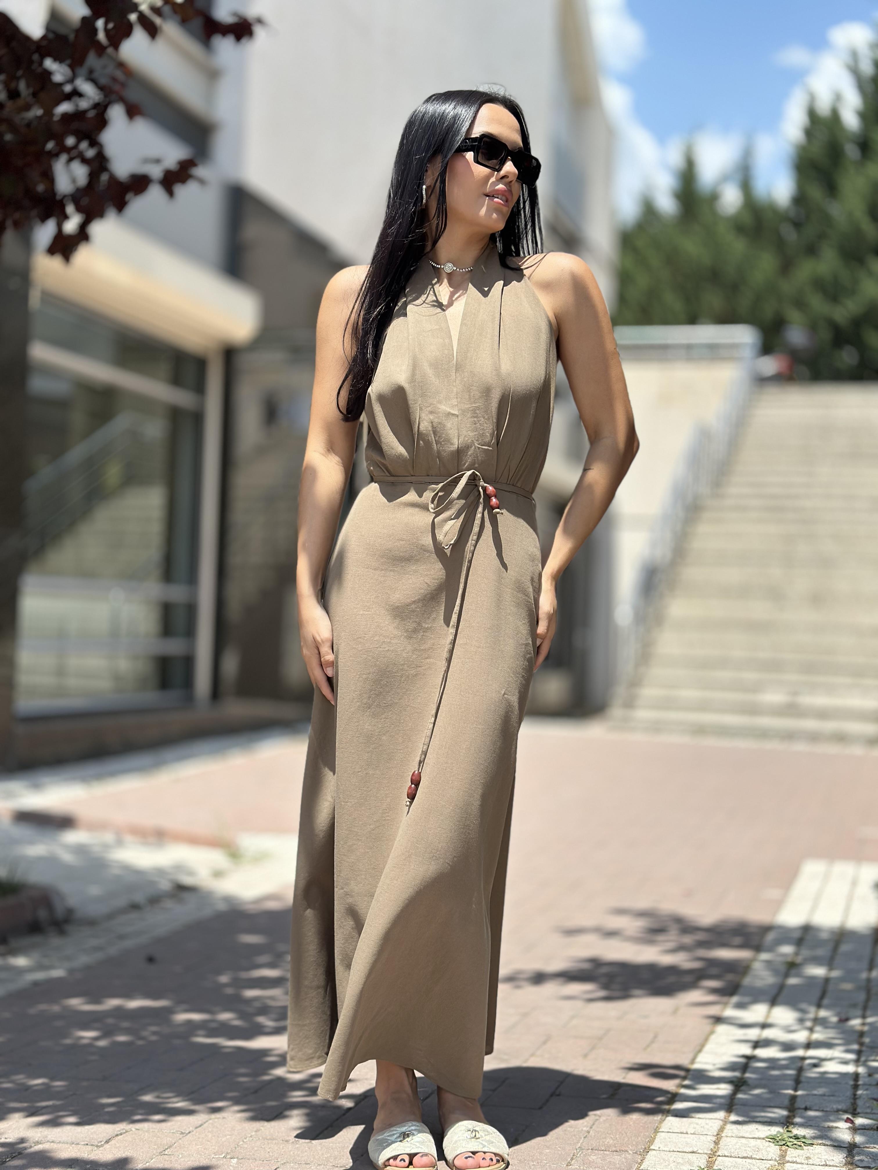 8078 BOYUNDAN BAGLAMALI SIRTI ACIK ELBISE