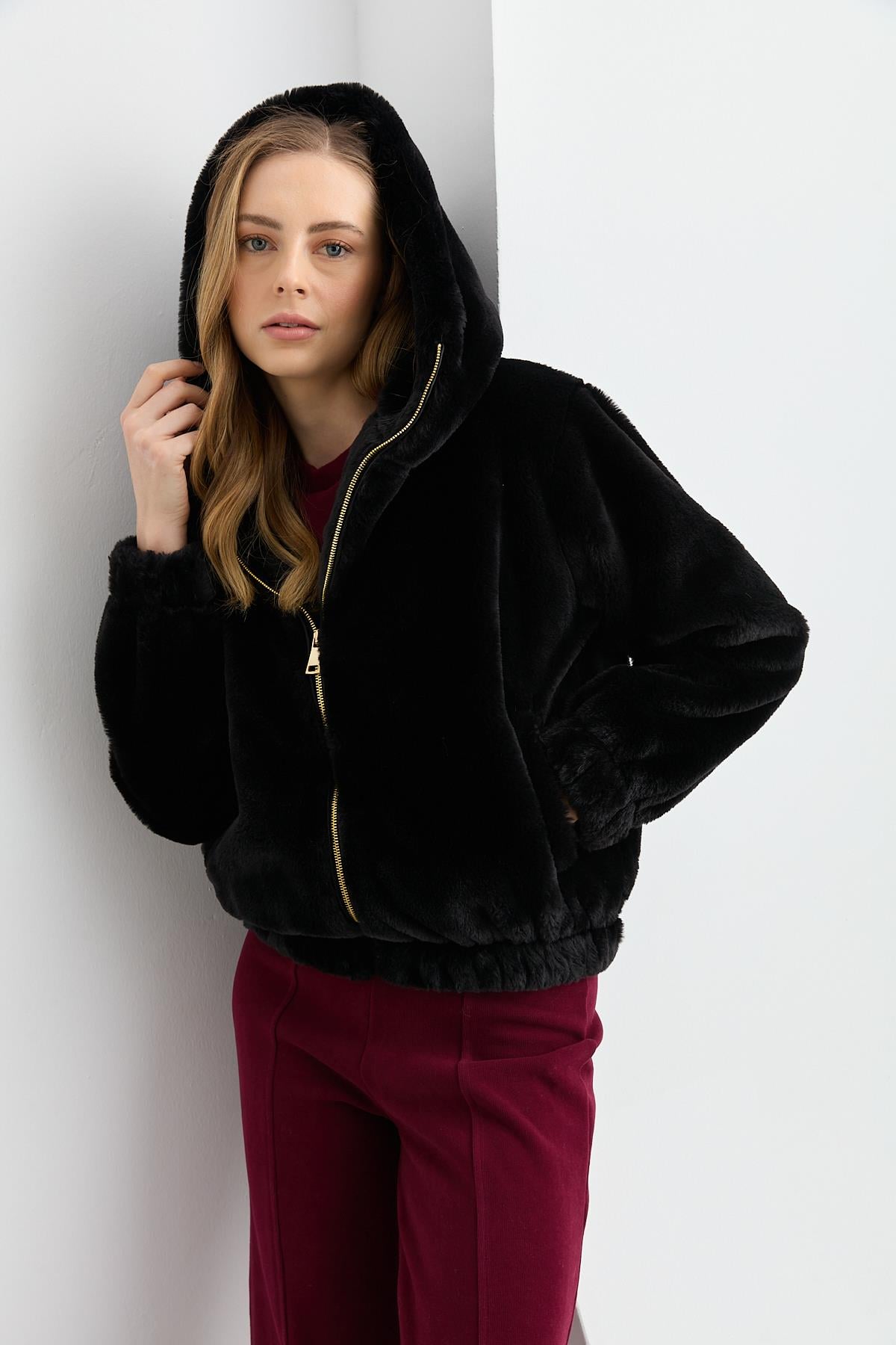 K 08 KAPISONLU KISA KURK