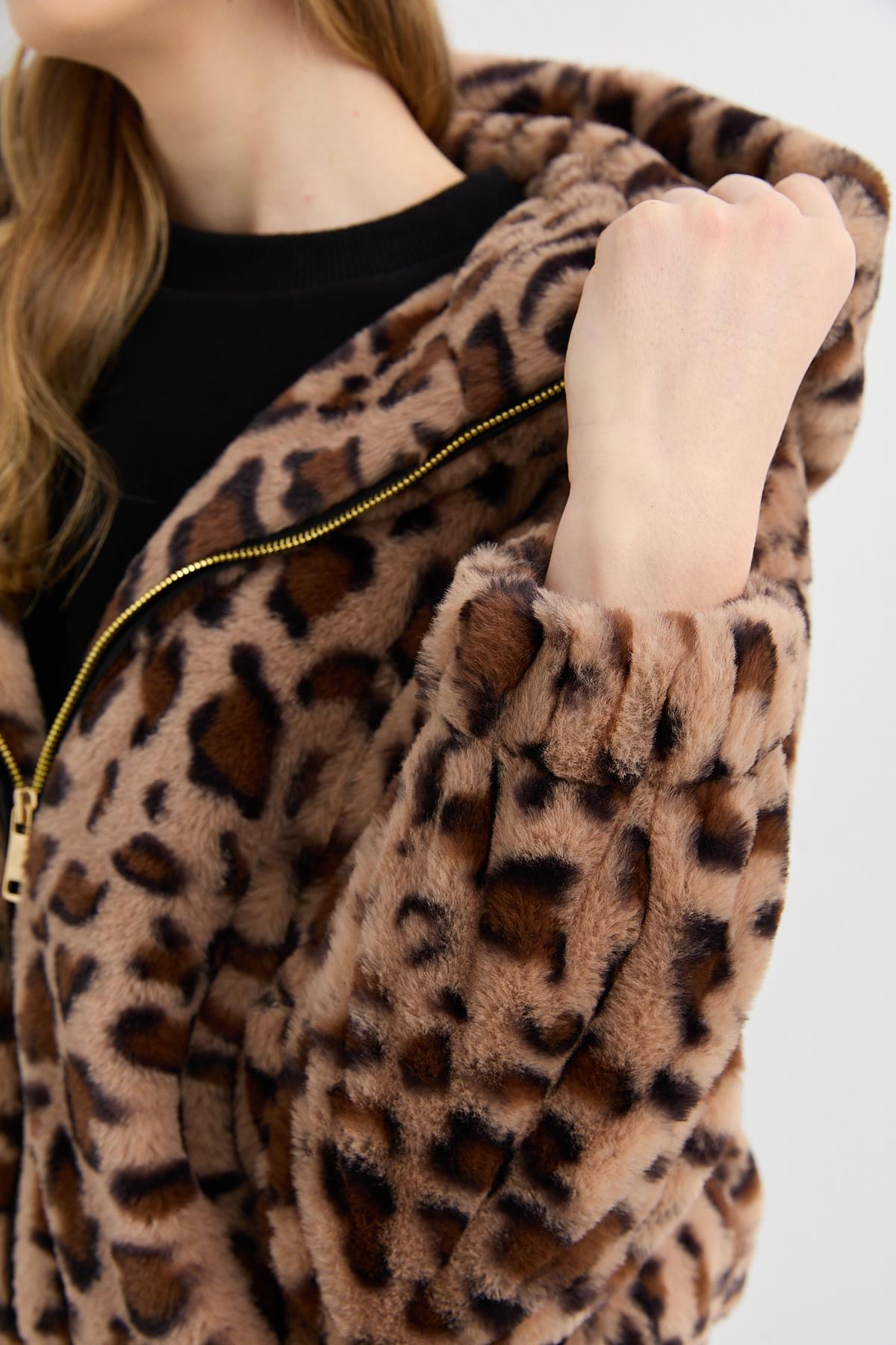 K 08 KAPISONLU KISA KURK