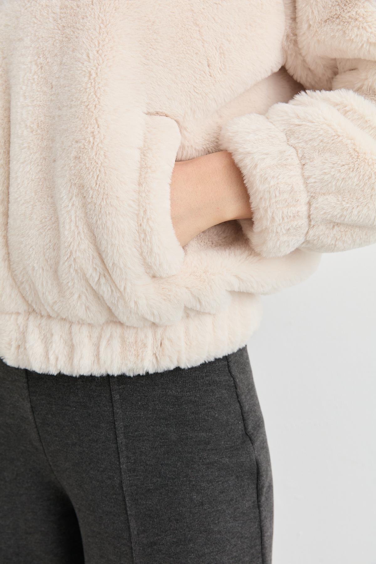 K 08 KAPISONLU KISA KURK