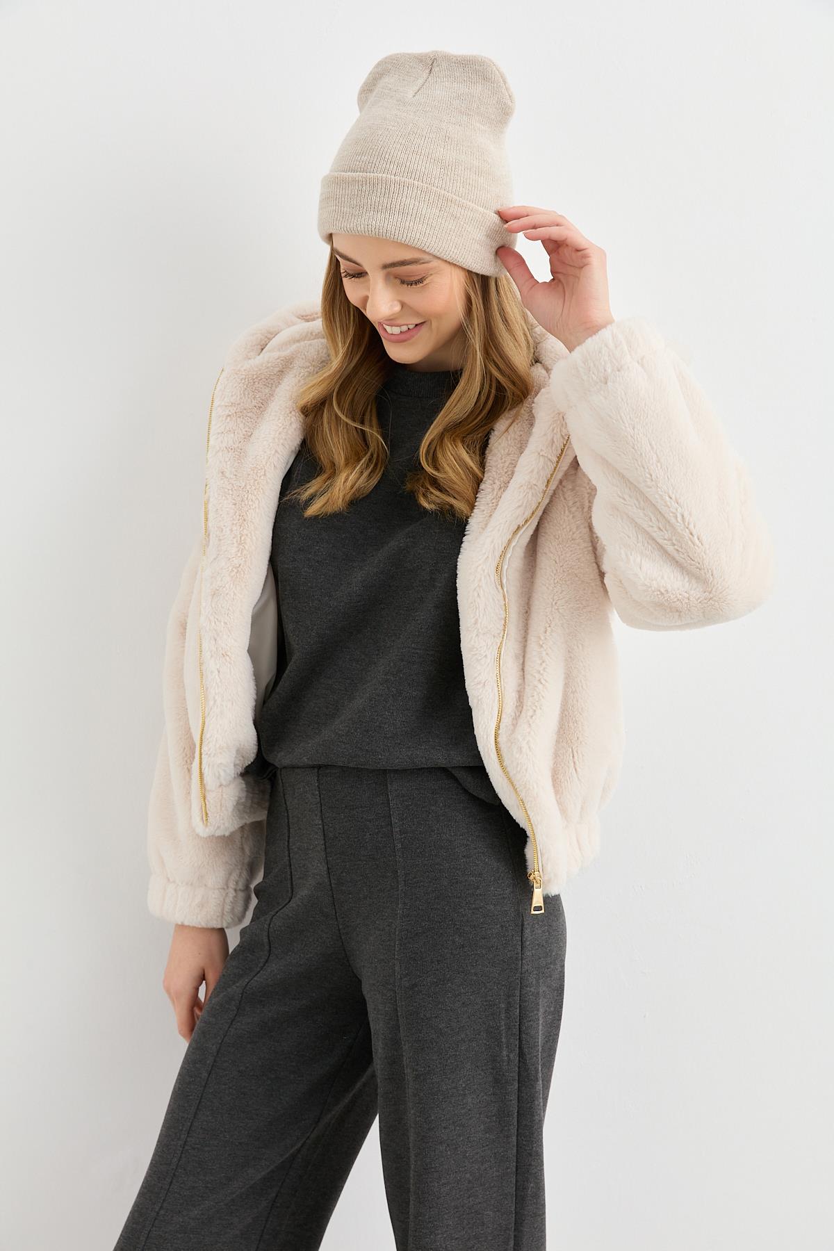 K 08 KAPISONLU KISA KURK