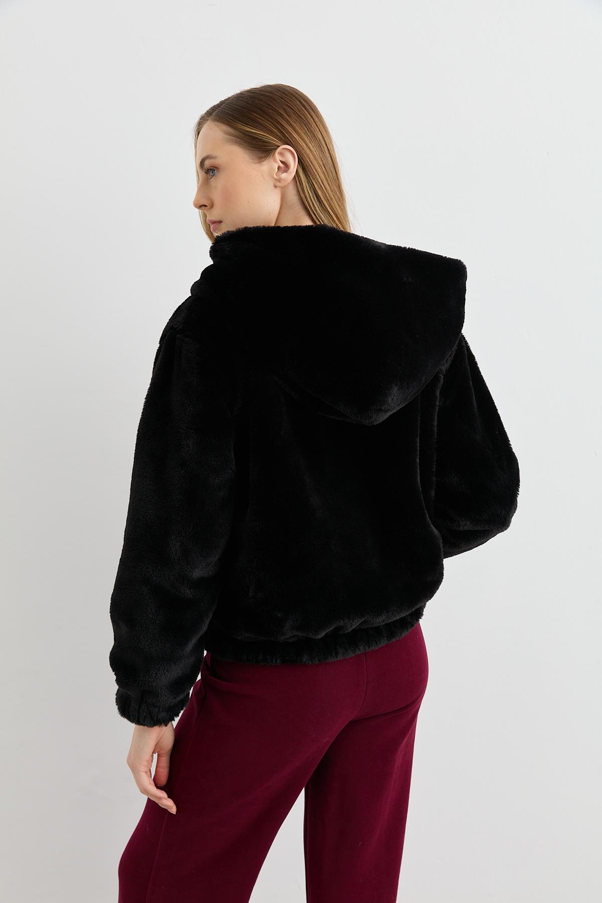 K 08 KAPISONLU KISA KURK