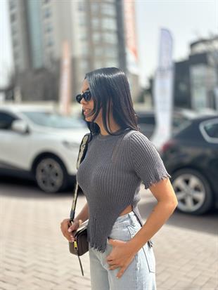 10555 BISIKLET YAKA YIRTIK DETAYLI KAZAK