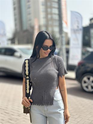 10555 BISIKLET YAKA YIRTIK DETAYLI KAZAK