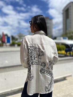 1111 SIRTI BASKILI GOMLEK