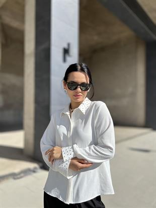 11669 YAKASI VE KOLU TASLI GOMLEK