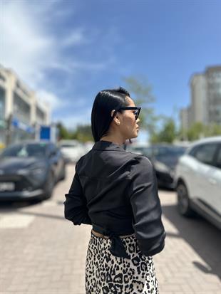 11701 BAGLAMA DETAYLI GOMLEK