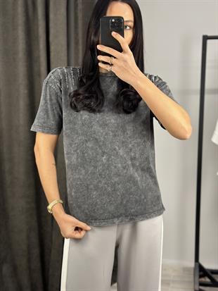 16043 BISIKLET YAKA ONU AKSESUARLI TSHIRT