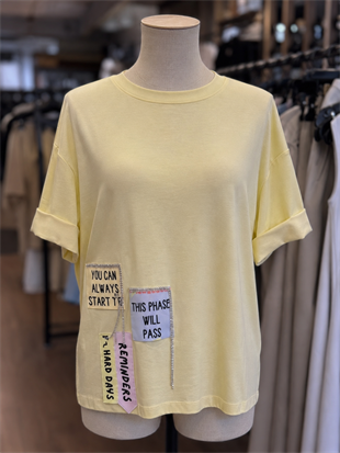 225503 YAZI DETAYLI TSHIRT