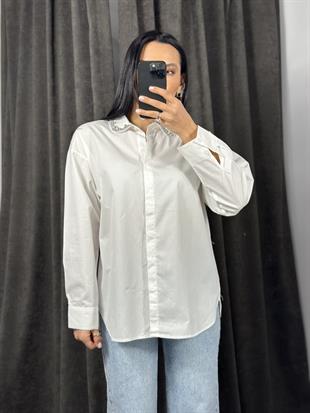 2416041 YAKASI TAS AKSESUARLI GOMLEK