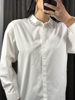 2416041 YAKASI TAS AKSESUARLI GOMLEK