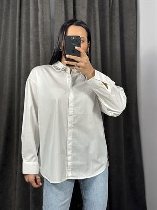 2416041 YAKASI TAS AKSESUARLI GOMLEK