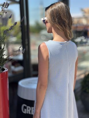 251018 CIZGILI ELBISE
