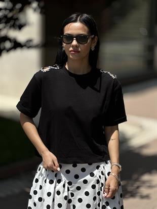 2926 OMUZLARI TASLI TSHIRT