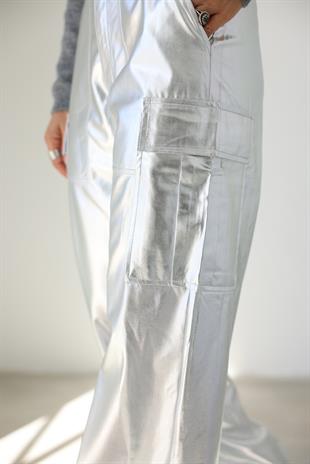 2973 KARGO CEPLI PARLAK PANTOLON