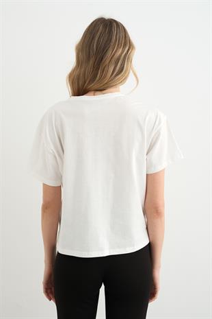 29785 ONU CEP DETAYLI TSHIRT