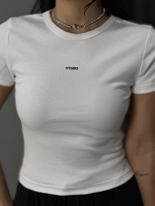 3093 KABARTMA YAZI DETAYLI TSHIRT