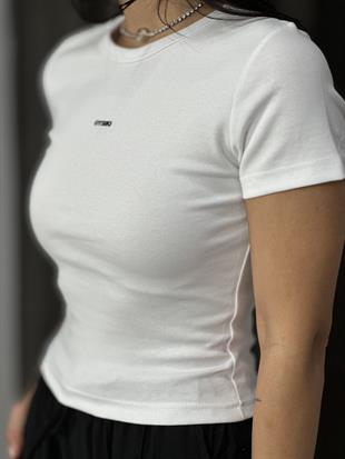 3093 KABARTMA YAZI DETAYLI TSHIRT