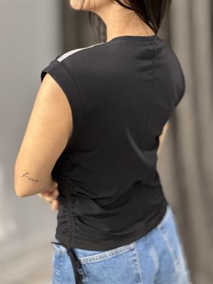 31075 YANLARI TASLI BUZGU DETAYLI TASLI TSHIRT