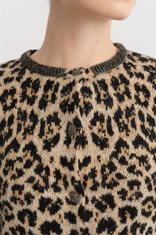 60919 BISIKLET YAKA TASLI DUGMELI LEOPAR TRIKO HIRKA