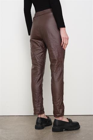 8115 DUZ DESEN DERI PANTOLON
