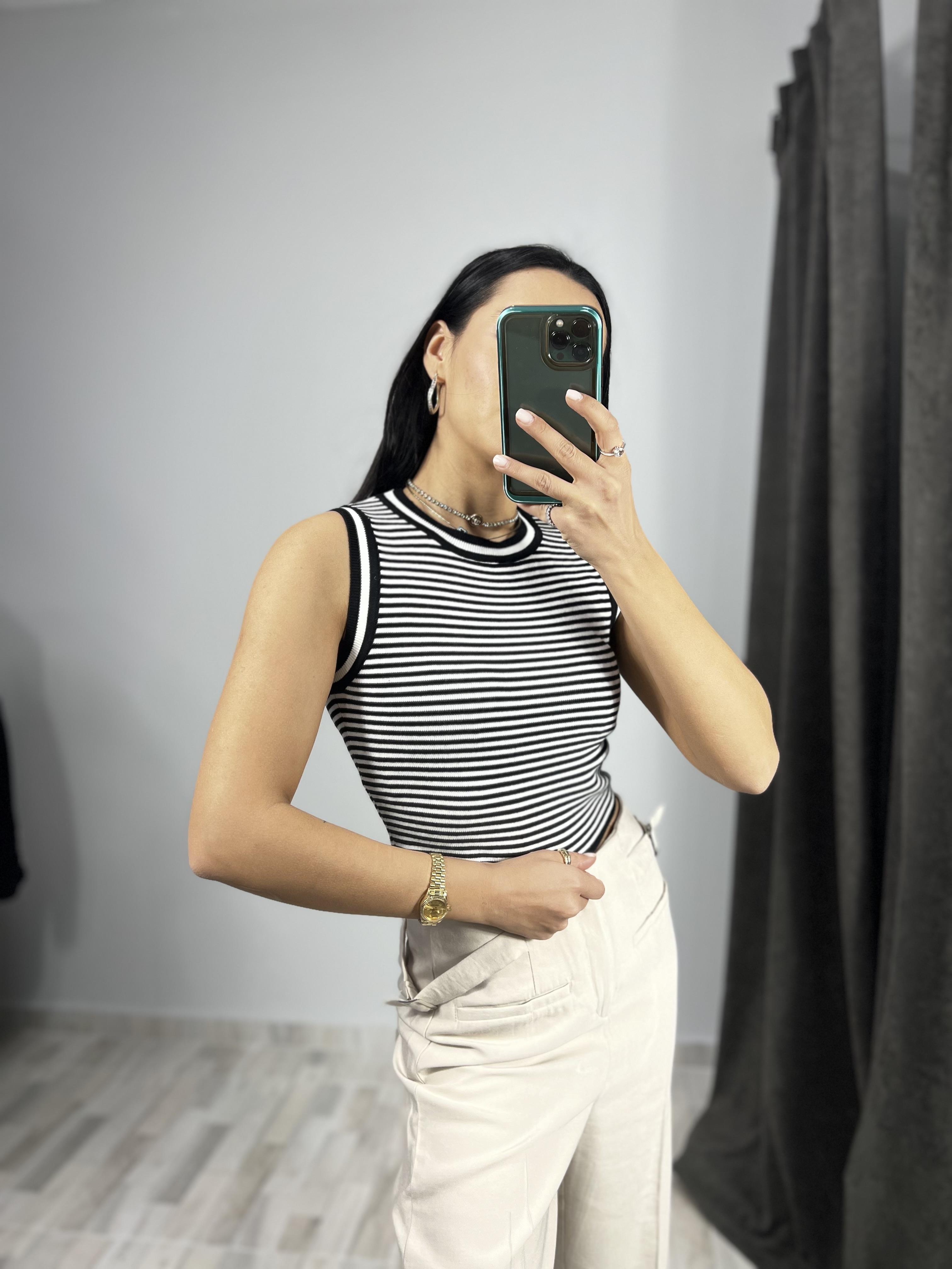 10559 BISIKLET YAKA CIZGILI TRIKO TOP